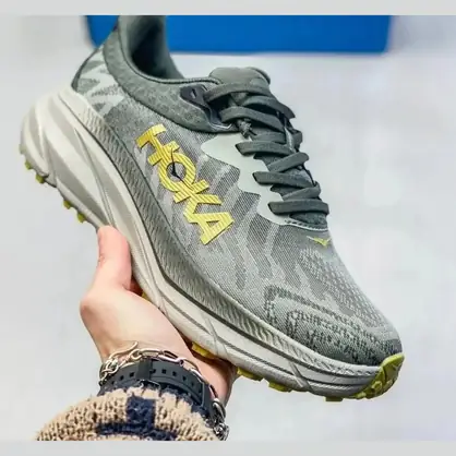 HOKA Speedgoat 5, zapatilla de trail con tacos