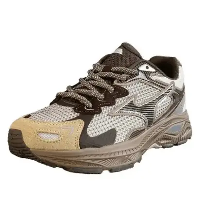 Mizuno de trail con suela taqueada, zapatilla de trail con tacos