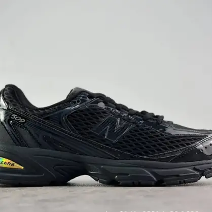 New Balance running de los 2000, zapatilla de estilo trail para caminos fáciles