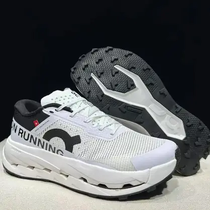 On Cloudultra 3, zapatilla de trail con tacos